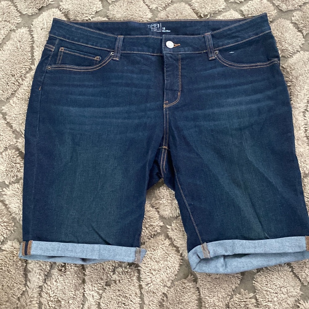 TIME & TRUE DENIM SHORTS